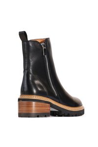 EOS Lindira Boot