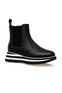 Alfie + Evie Hiccup Boot