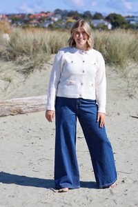Miss Manlow Portland Cardi