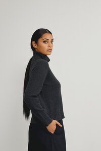 Standard Issue Cashmere Cropped Sweater
