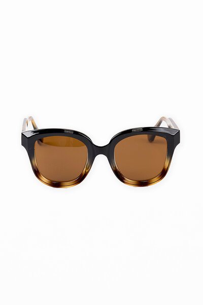 Stella + Gemma Tortoiseshell San Fran Sunglasses-gift-guide-Hello Cyril.