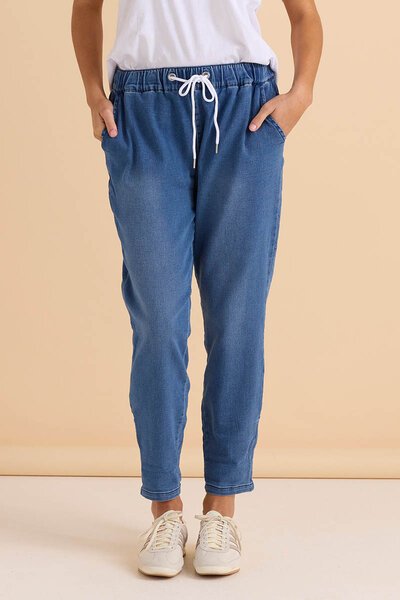 Betty Basics Brooks Jean-3-ways-to-style-Hello Cyril.