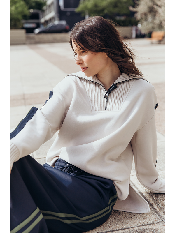 Foxwood Knit Collar Crew