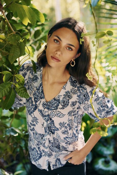 Loobies Story Indie Blouse-lives-Hello Cyril.