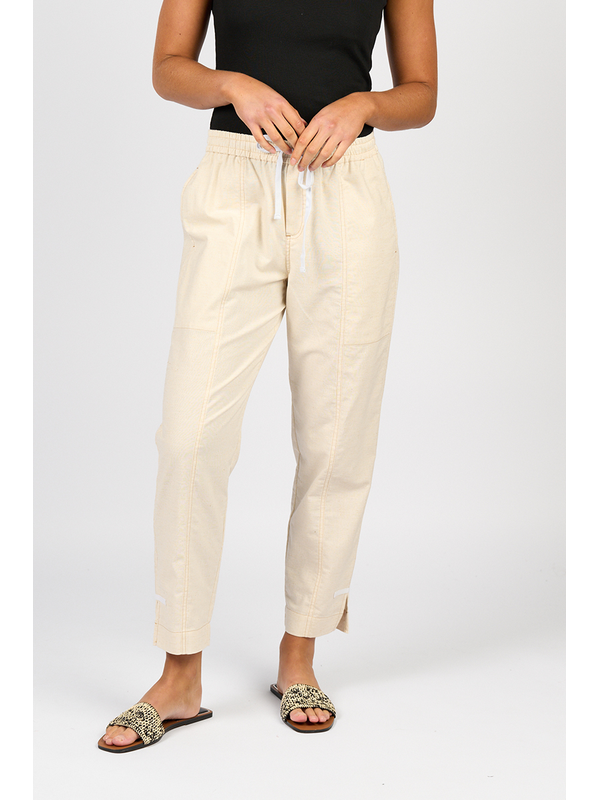 Vassalli Relaxed Contrast Stitching Ankle Grazer Pant 