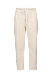 Vassalli Relaxed Contrast Stitching Ankle Grazer Pant 