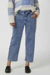 New London Christow Jean