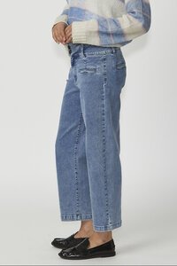 New London Christow Jean