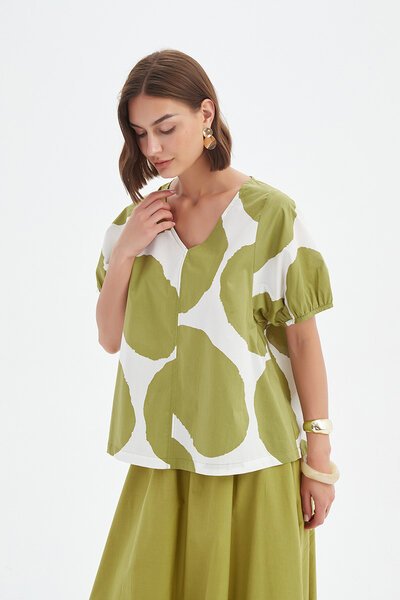 Tirelli V Neck Bishop Sleeve Top-24.09.25-Hello Cyril.