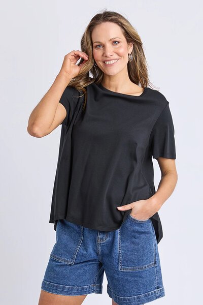 Elm Daisy Tee-shop-by-label-Hello Cyril.