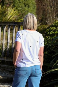 Memo Spot Embroidery Tee