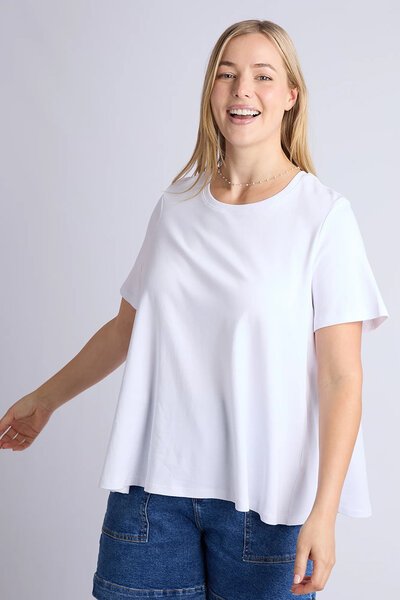 Elm Daisy Tee-shop-by-label-Hello Cyril.