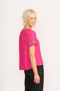 Oh Three Rib Trim Step Hem Top