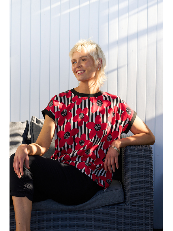 Memo Contrast Trim Top