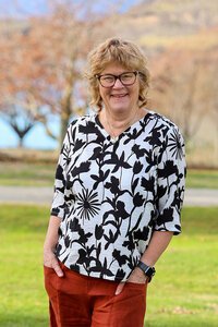 Foil Pintuck Scoop Hem Top