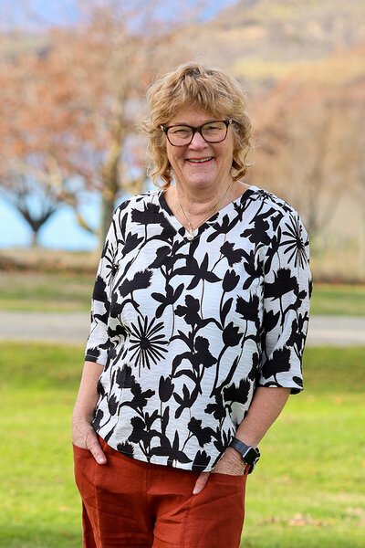 Foil Pintuck Scoop Hem Top-lives-Hello Cyril.