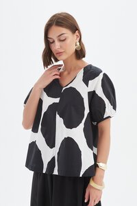 Tirelli V Neck Bishop Sleeve Top