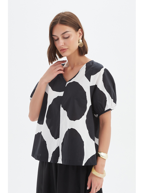 Tirelli V Neck Bishop Sleeve Top