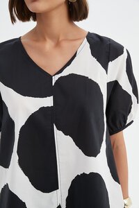 Tirelli V Neck Bishop Sleeve Top