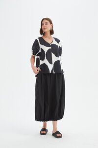 Tirelli V Neck Bishop Sleeve Top