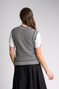 Foil Notch One Up Vest