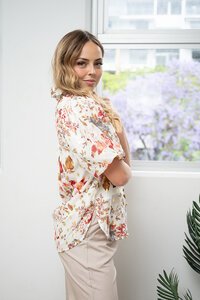 Fria The Label Red Flower Balloon Sleeve Blouse