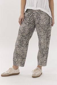 Mi Moso Leopard Barrel Jeans