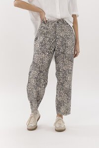 Mi Moso Leopard Barrel Jeans