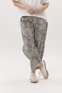 Mi Moso Leopard Barrel Jeans