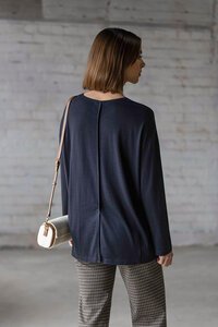 Vassalli Quinn Merino Scooped Hem Top