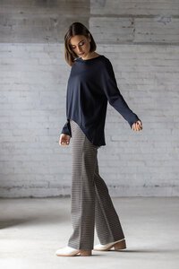 Vassalli Quinn Merino Scooped Hem Top