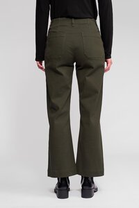 Vassalli Daily Straight Leg Ankle Grazer Jean