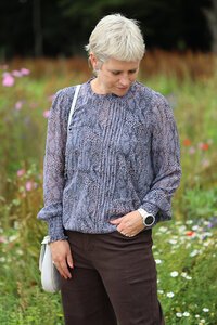 Memo Pintuck Front Shirred Cuff Blouse