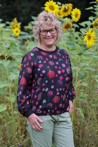 Memo Contrast & Elastic Hem Detail Top