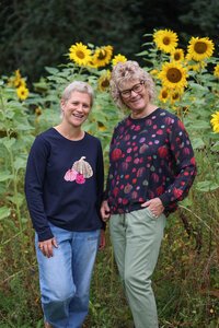 Memo Contrast & Elastic Hem Detail Top