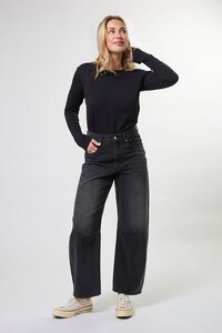 Stella + Gemma Carson Barrel Jean