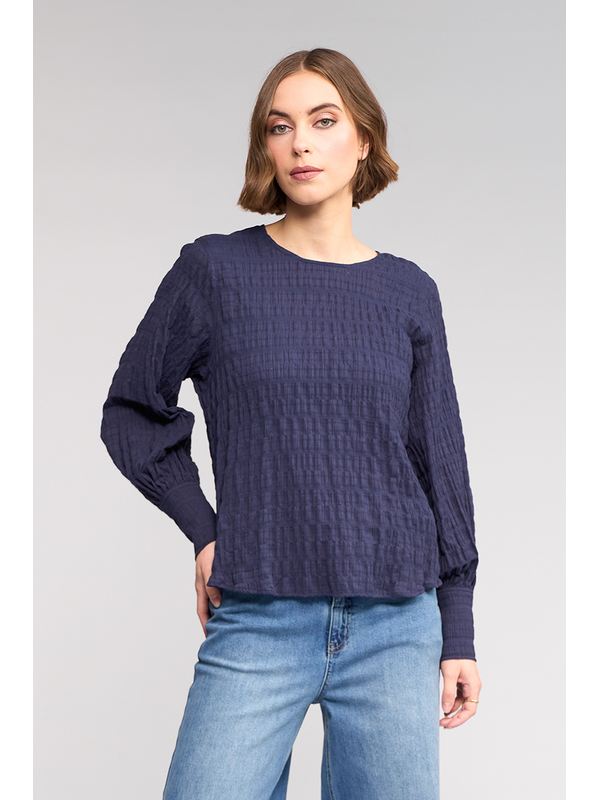 Knewe Label Volume Top