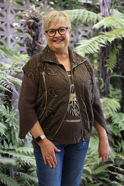 AE Luxe Zip Up Vest-shop-by-style-Hello Cyril.