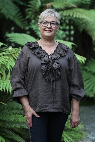 AE Luxe Ruffle V-Neck Top-27.3.26-Hello Cyril.