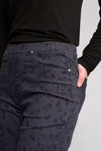 Vassalli Bay Pull On Slim Pant - Noir