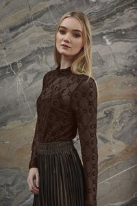 Curate Don't Get Meshy Top