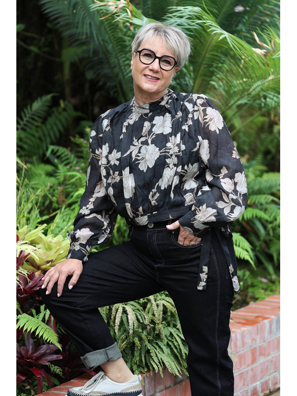 Memo Gather High Neck Top