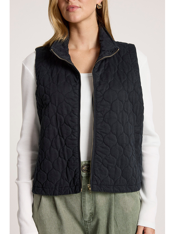 Eb & Ive Sansi Quilted Crop Vest