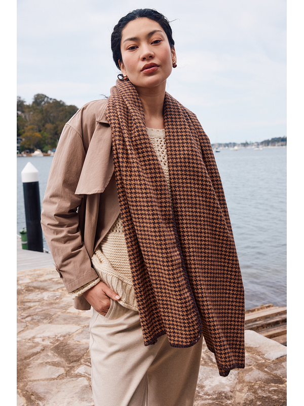 Isle Of Mine Cassidy Houndstooth Scarf