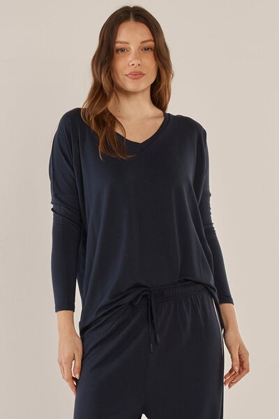 Betty Basics Munich Top-18.3.26-Hello Cyril.