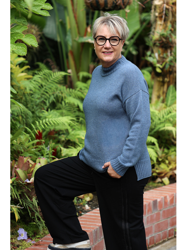 White On Black Country Classic Jumper