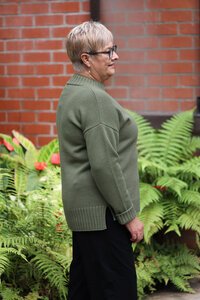 White On Black Country Classic Jumper