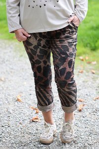 La Strada Animal Print Crinkle Pants