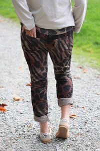 La Strada Animal Print Crinkle Pants