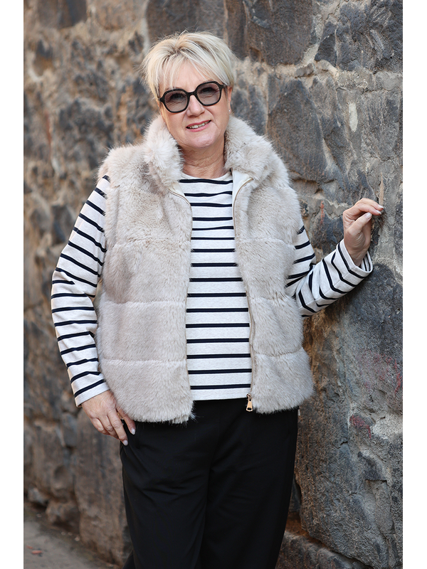 Alice + Lily Faux Fur Vest